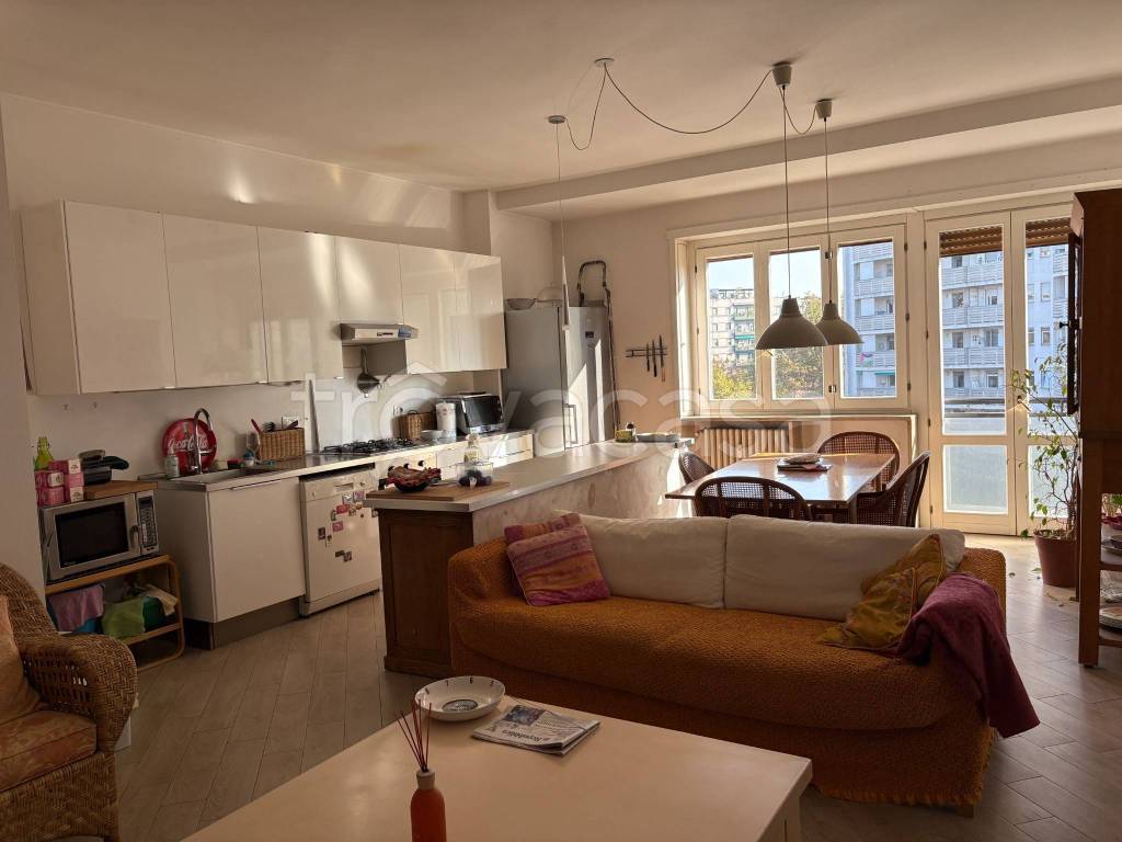 appartamento in vendita a Milano in zona Il Portello