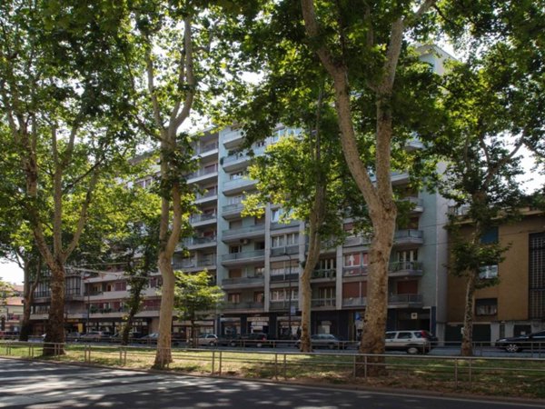 appartamento in vendita a Milano in zona Sempione