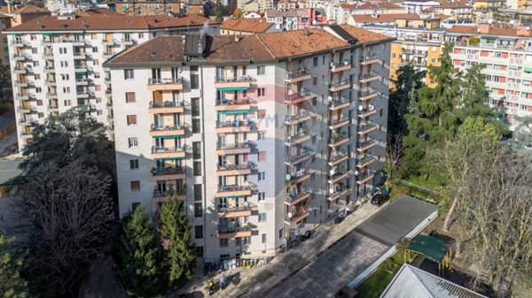 appartamento in vendita a Milano in zona Rembrandt