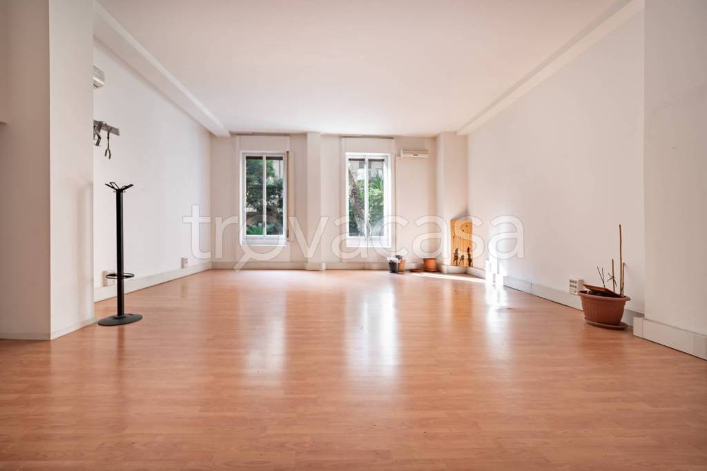 ufficio in vendita a Milano in zona Centro Storico