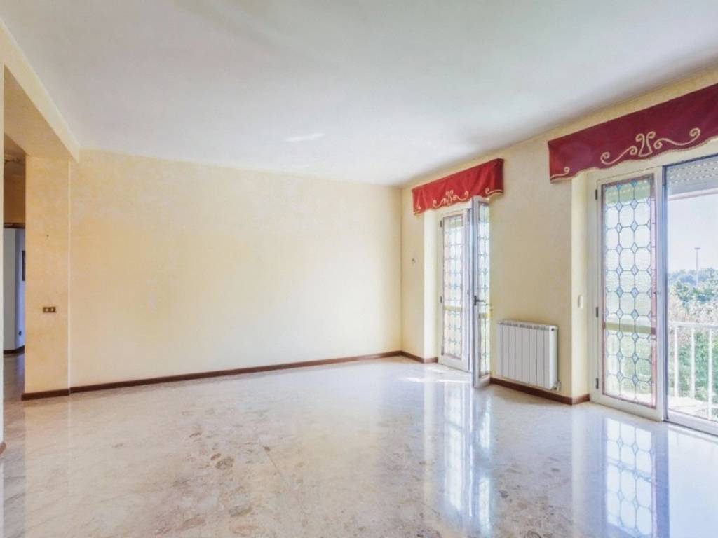 appartamento in vendita a Milano in zona Baggio