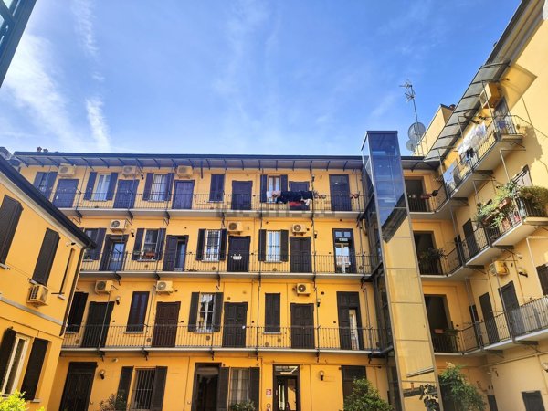 appartamento in vendita a Milano in zona Ronchetto sul Naviglio