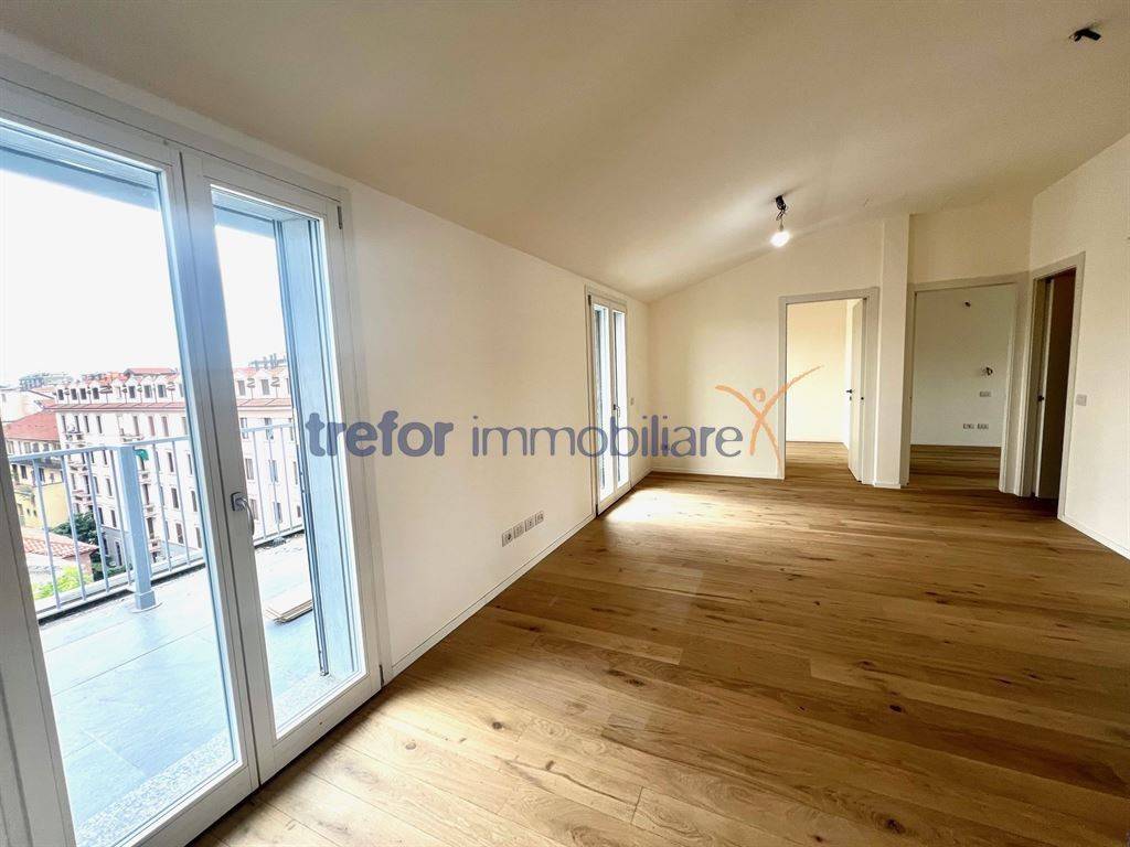 appartamento in vendita a Milano in zona XXII Marzo