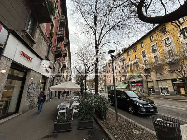 negozio in vendita a Milano in zona XXII Marzo