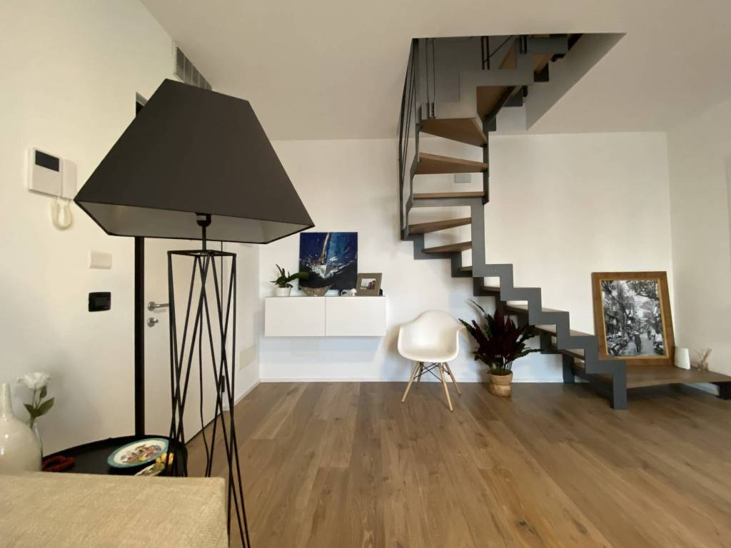 appartamento in vendita a Milano in zona Famagosta