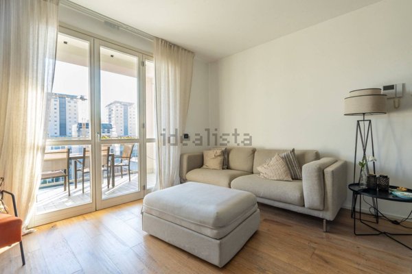 appartamento in vendita a Milano in zona Lorenteggio