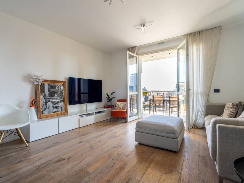 appartamento in vendita a Milano in zona Lorenteggio