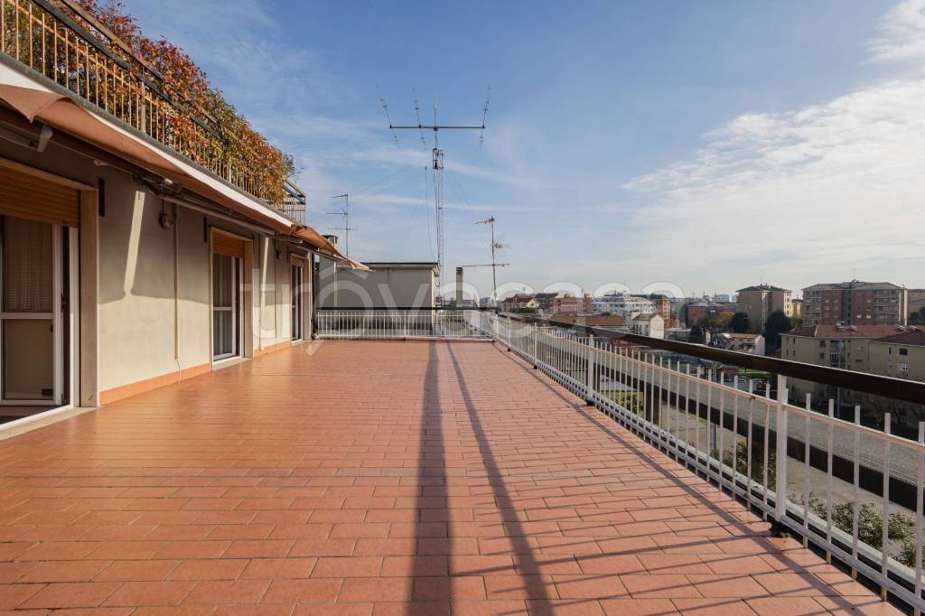 appartamento in vendita a Milano in zona Bocconi