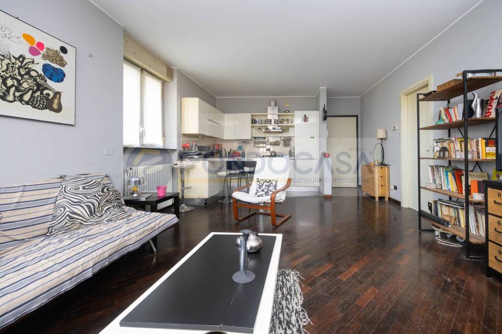 appartamento in vendita a Milano in zona Adriano