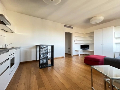 appartamento in vendita a Milano in zona Solari