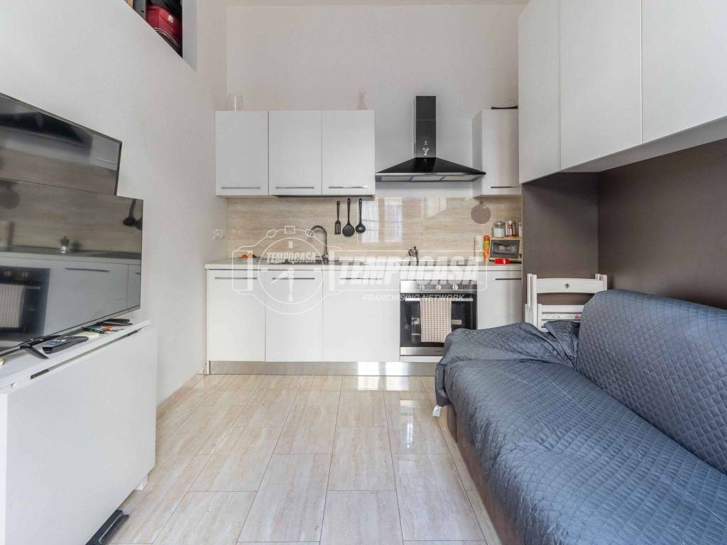 appartamento in vendita a Milano in zona Morivione