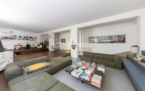 appartamento in vendita a Milano in zona Cinque Giornate