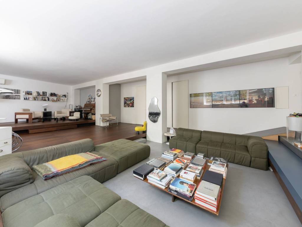 appartamento in vendita a Milano in zona Cinque Giornate