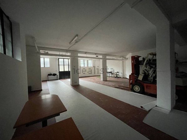 locale di sgombero in vendita a Milano in zona Crescenzago