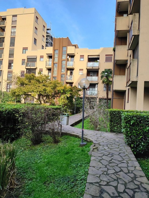 appartamento in vendita a Milano in zona Famagosta