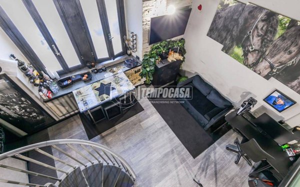 appartamento in vendita a Milano in zona Isola