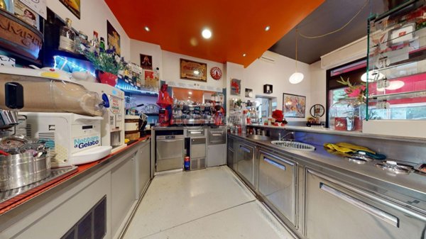 locale commerciale in vendita a Milano in zona Il Portello