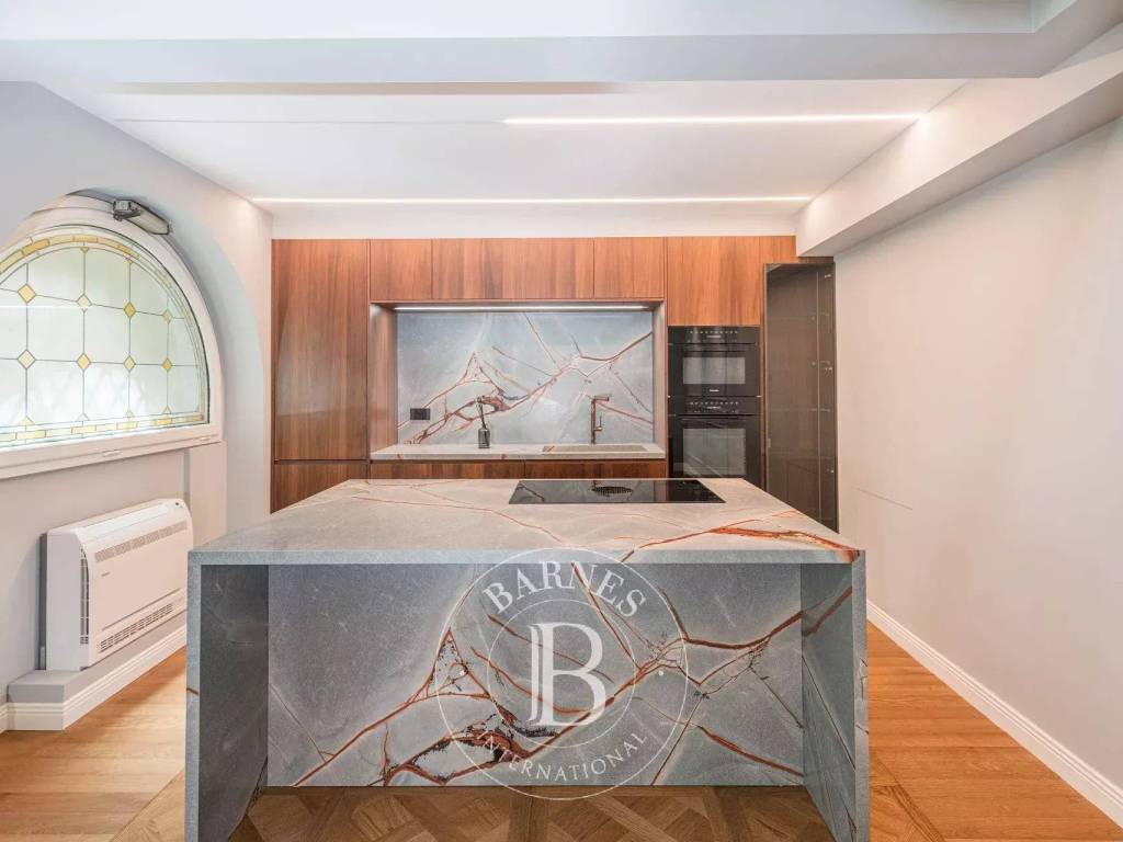 appartamento in vendita a Milano in zona Porta Garibaldi