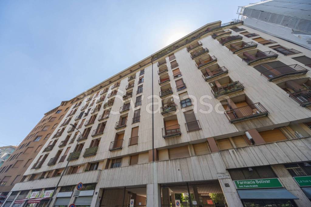 appartamento in vendita a Milano in zona Lorenteggio