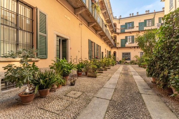 appartamento in vendita a Milano in zona Bocconi