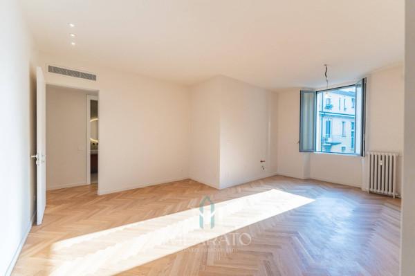 appartamento in vendita a Milano in zona XXII Marzo