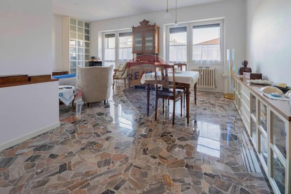 appartamento in vendita a Milano in zona XXII Marzo