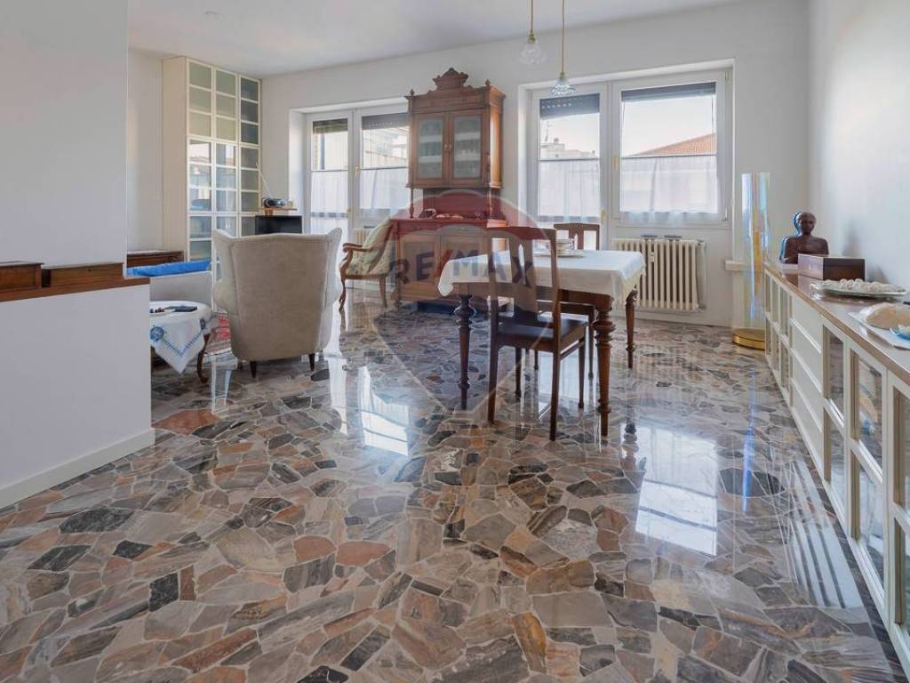 appartamento in vendita a Milano in zona XXII Marzo