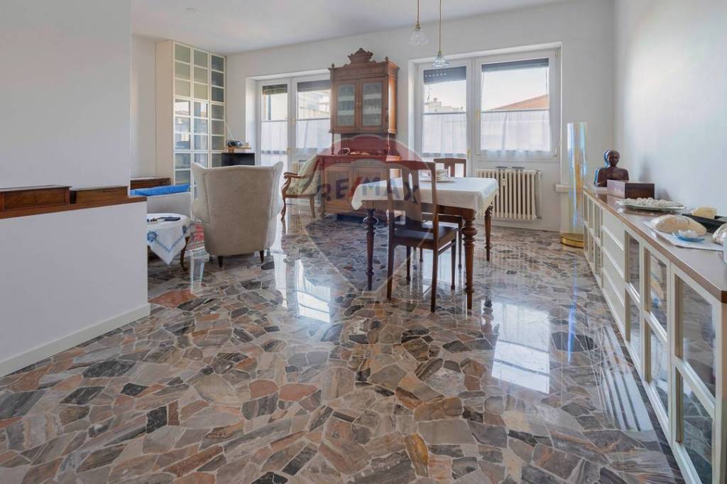 appartamento in vendita a Milano in zona XXII Marzo