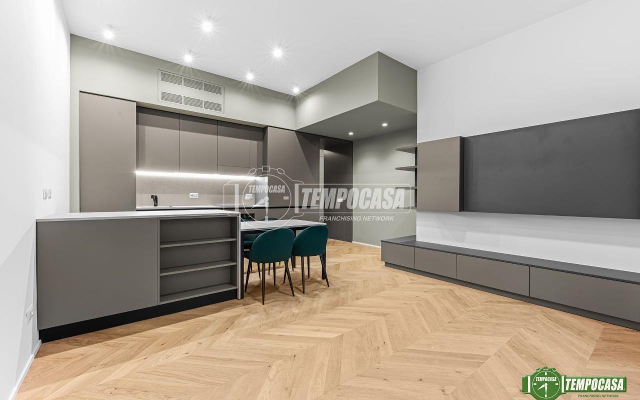 appartamento in vendita a Milano in zona Porta Nuova