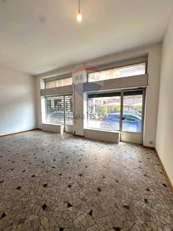 locale commerciale in vendita a Milano in zona Maggiolina