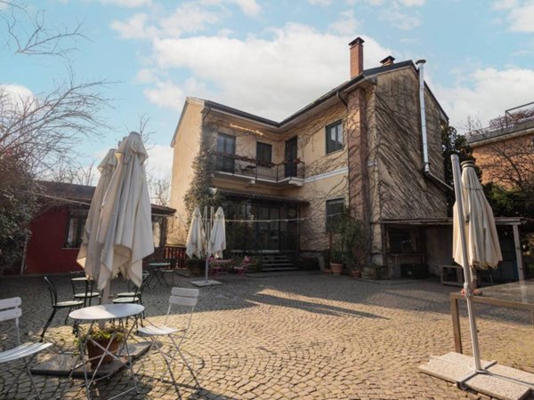 casa indipendente in vendita a Milano in zona Muggiano