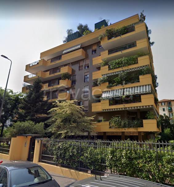 locale commerciale in vendita a Milano