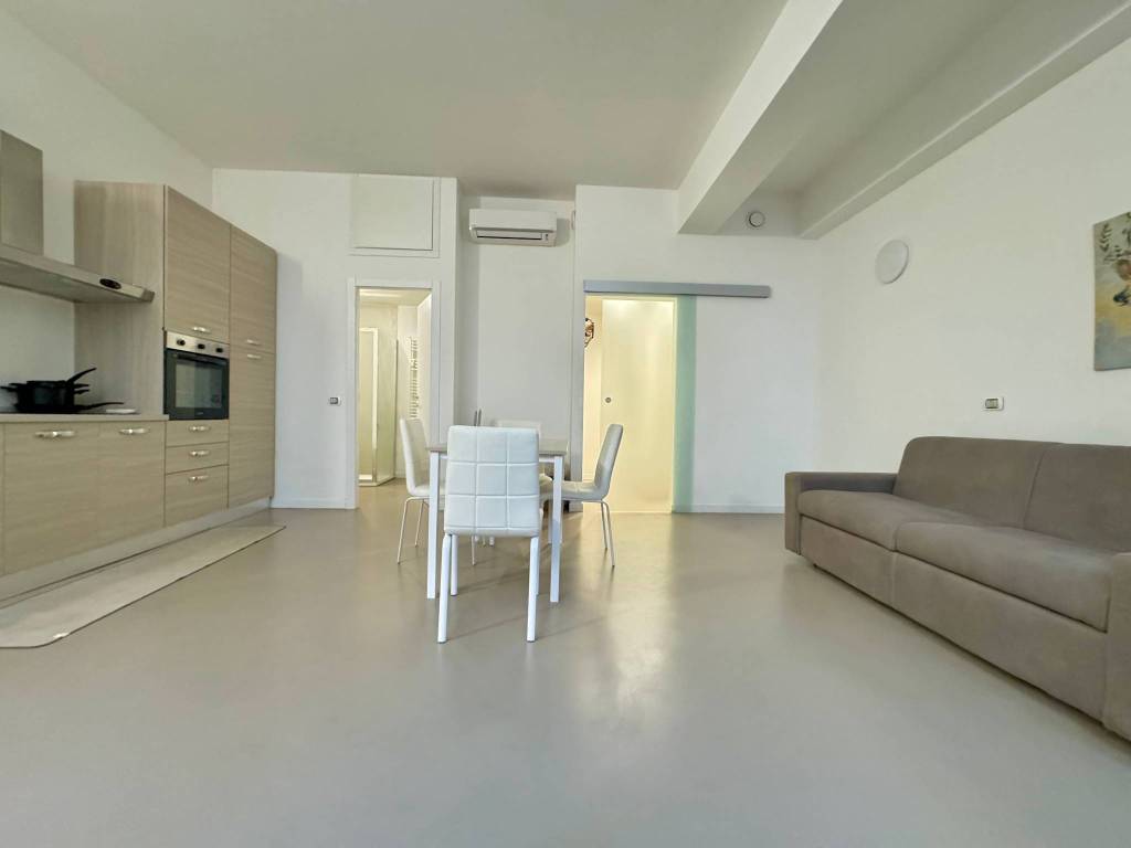 appartamento in vendita a Milano in zona Famagosta