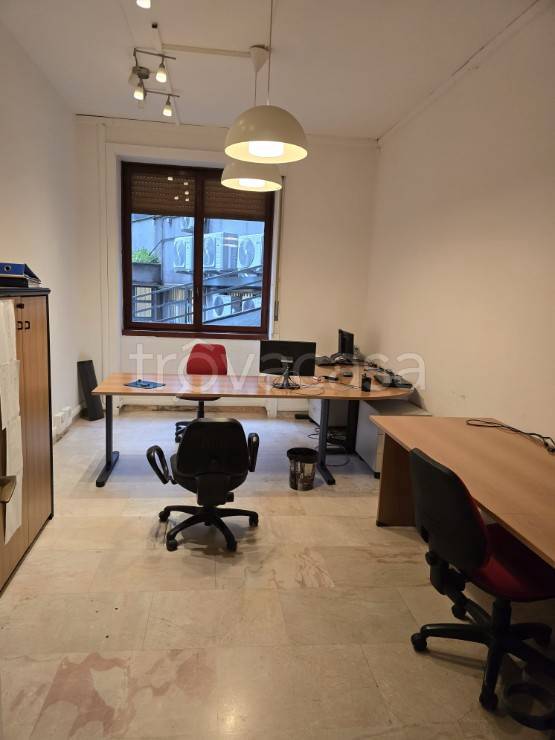 ufficio in vendita a Milano in zona Città Studi