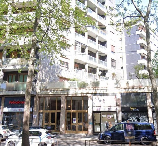 ufficio in vendita a Milano in zona Città Studi