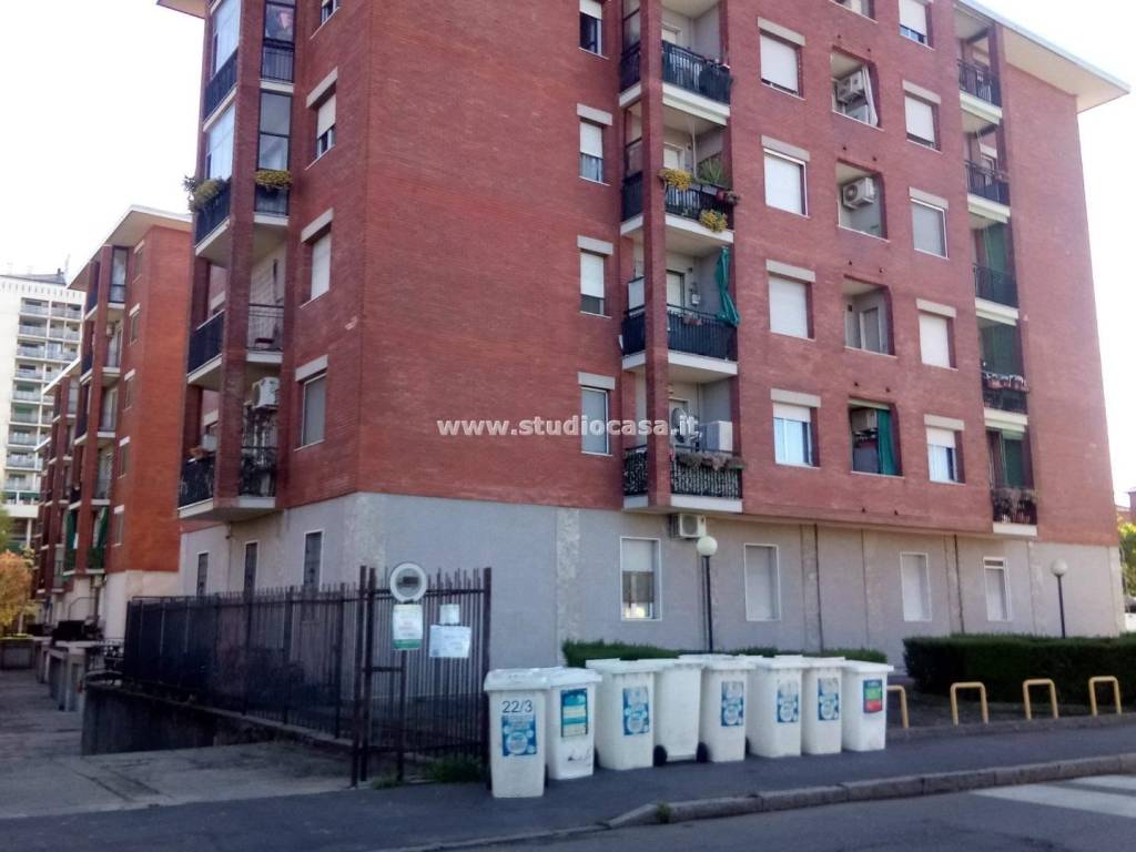 appartamento in vendita a Milano in zona Adriano