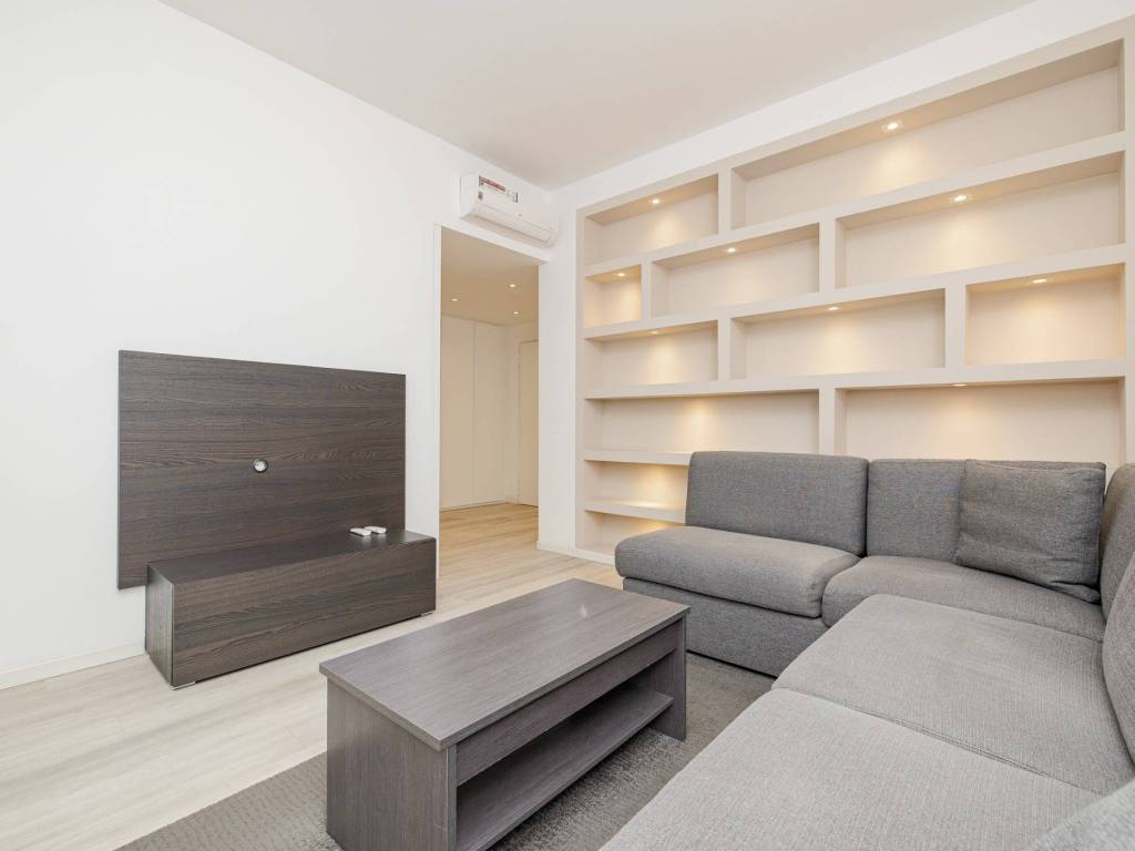 appartamento in vendita a Milano in zona Porta Nuova