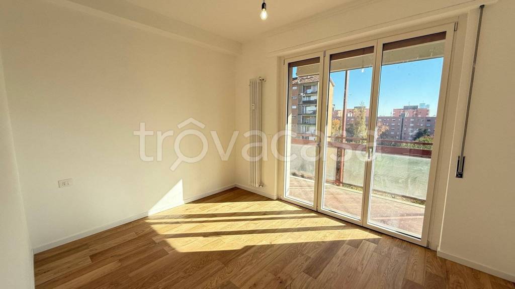 appartamento in vendita a Milano in zona Gallaratese