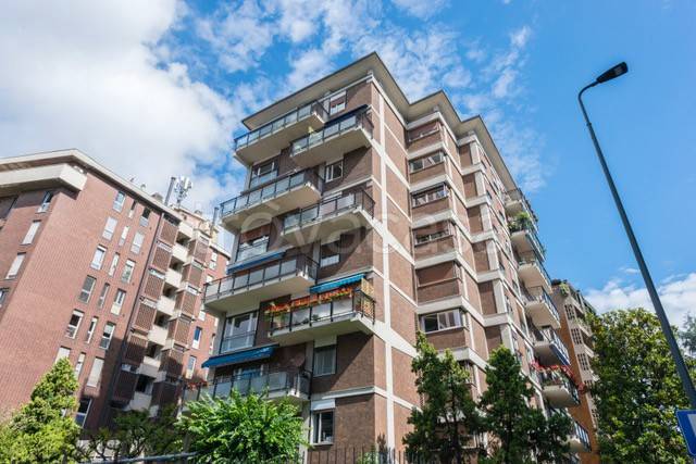 ufficio in vendita a Milano in zona Città Studi