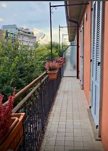 appartamento in vendita a Milano in zona Guastalla