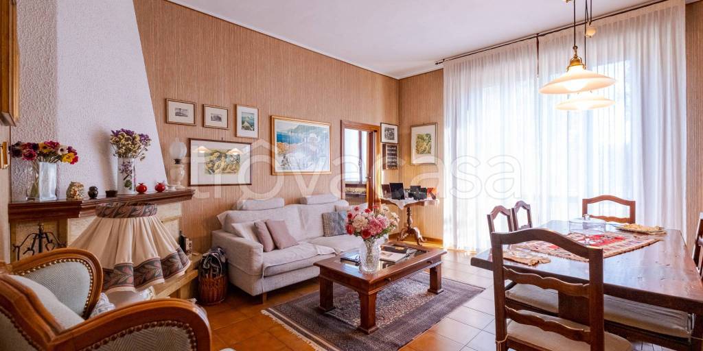 casa indipendente in vendita a Milano in zona Lorenteggio