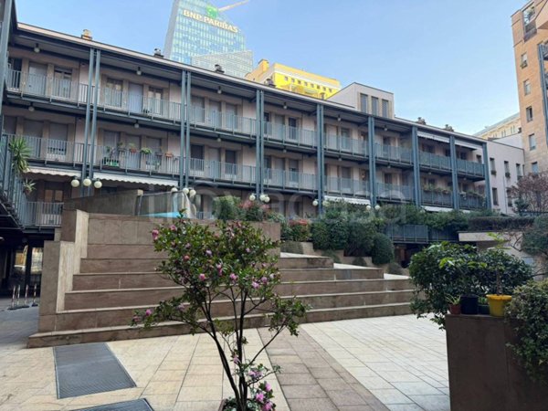 appartamento in vendita a Milano in zona Porta Nuova
