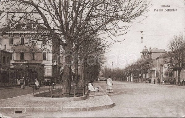 appartamento in vendita a Milano in zona Porta Magenta