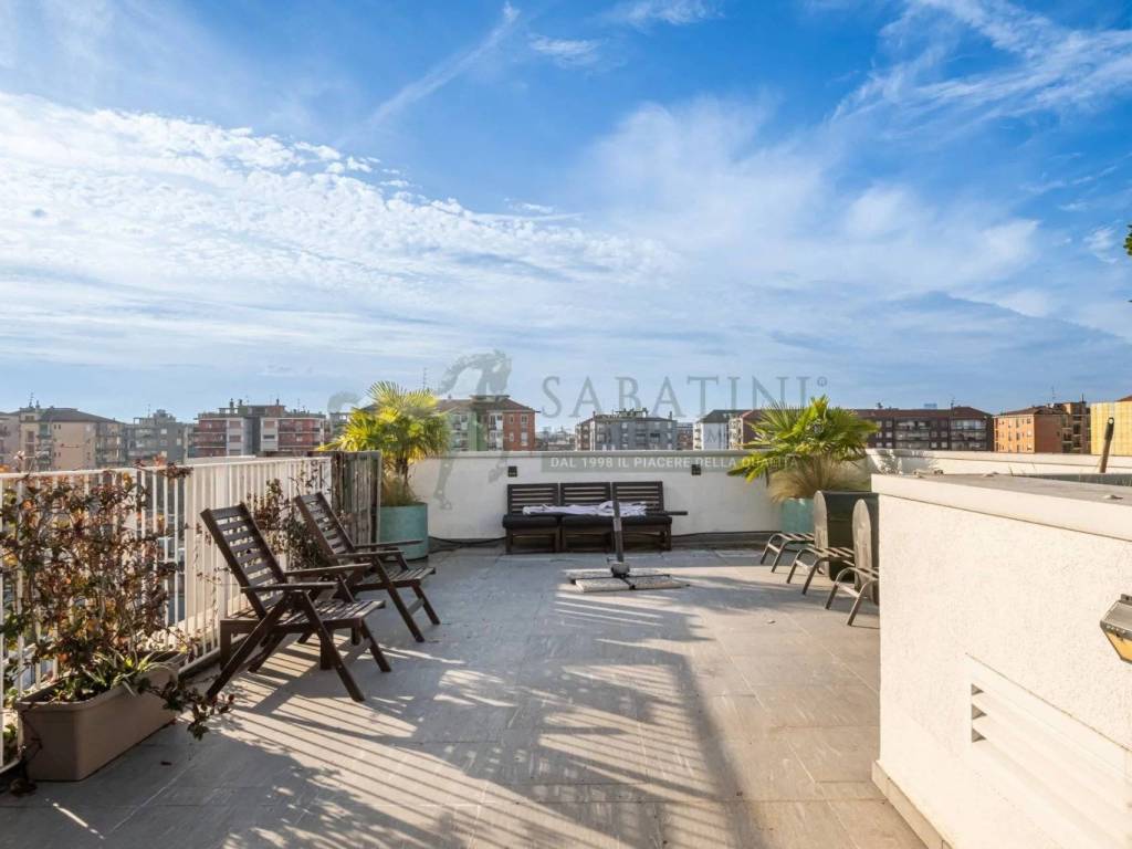 appartamento in vendita a Milano in zona Lambrate