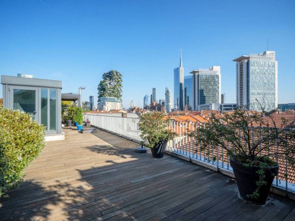 appartamento in vendita a Milano in zona Isola