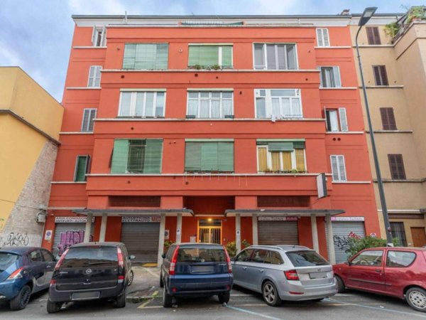 appartamento in vendita a Milano in zona Chiesa Rossa