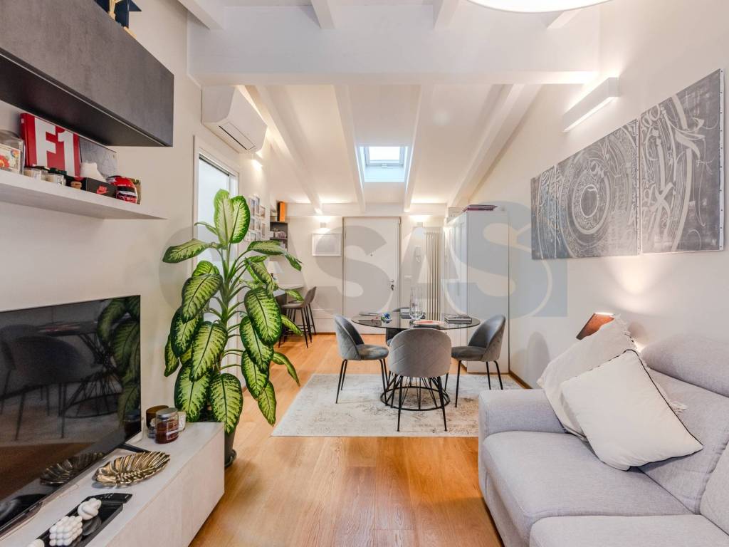 appartamento in vendita a Milano in zona Città Studi