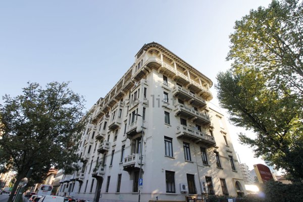 ufficio in vendita a Milano in zona Isola