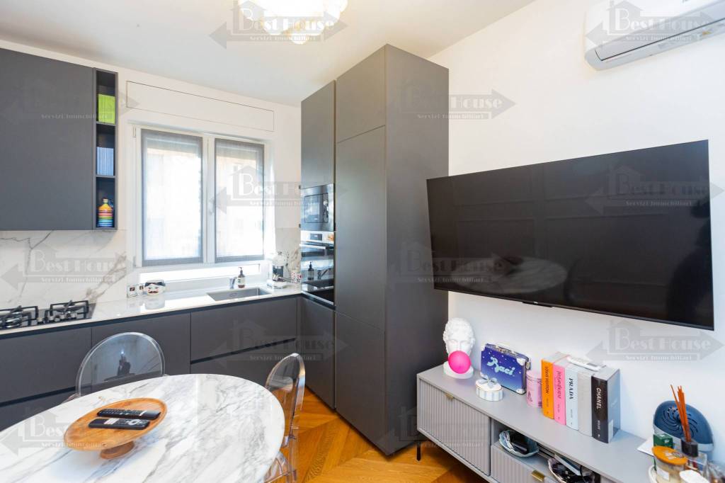 appartamento in vendita a Milano in zona Casoretto