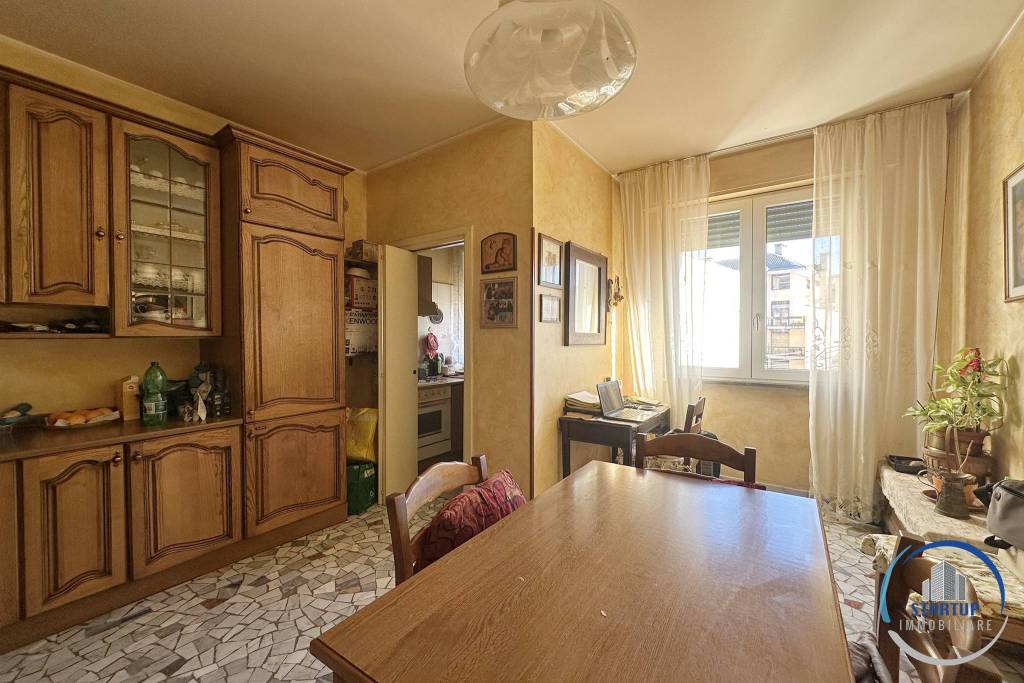 appartamento in vendita a Milano in zona Cascina dei Pomi